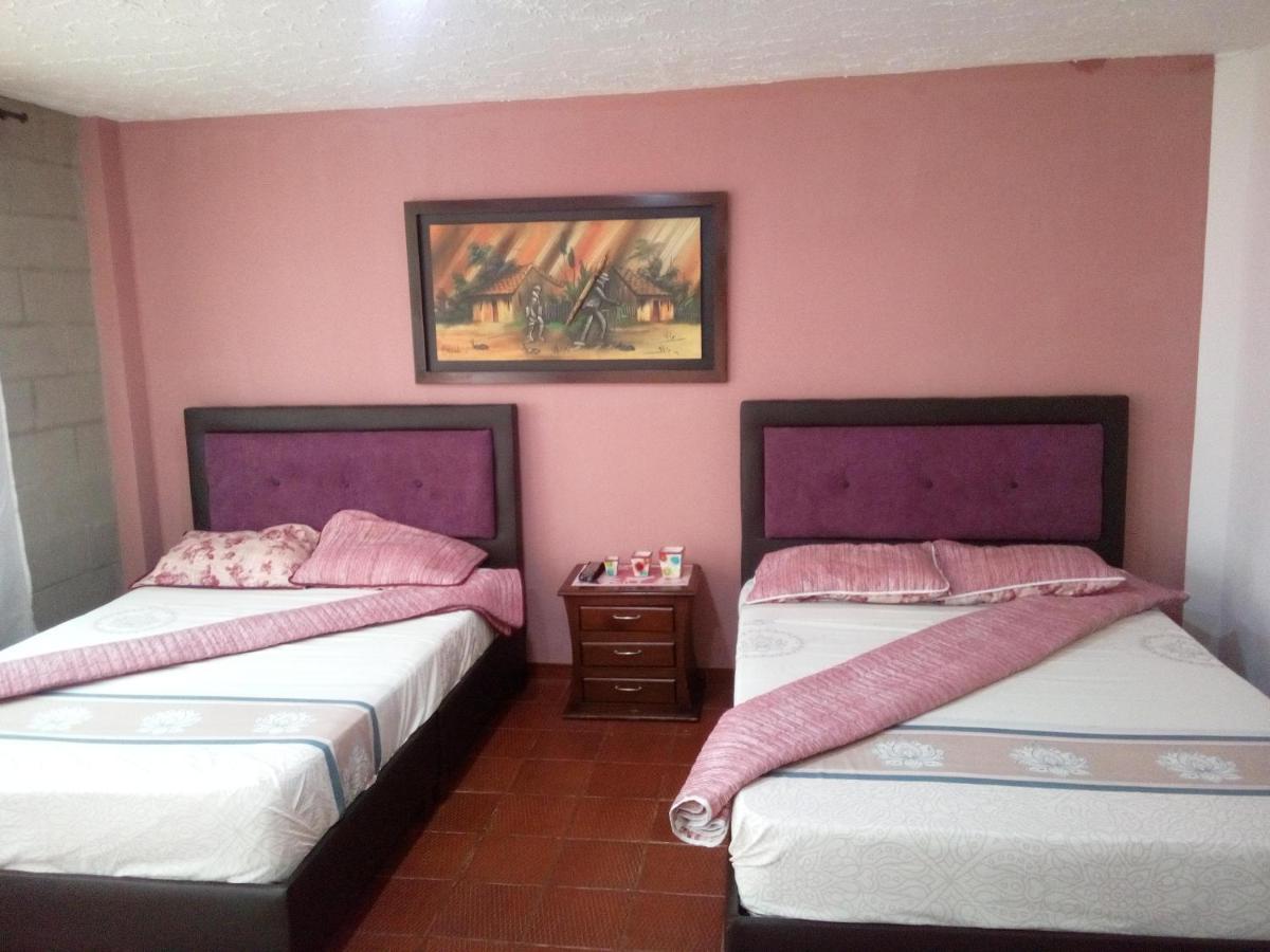 Hotel Campestre La Fuente - Piscina มอนิกวิรา ภายนอก รูปภาพ