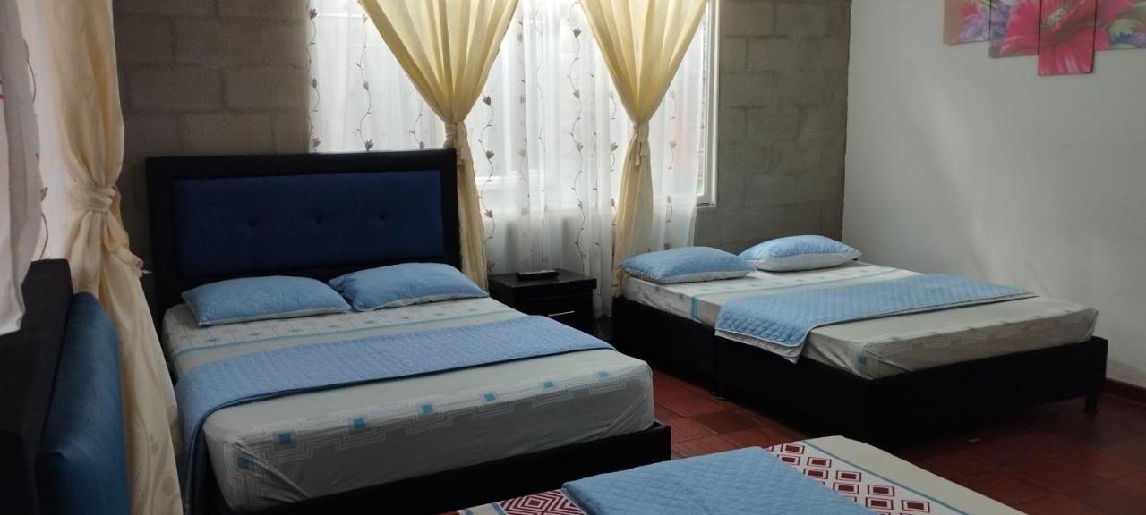 Hotel Campestre La Fuente - Piscina มอนิกวิรา ภายนอก รูปภาพ