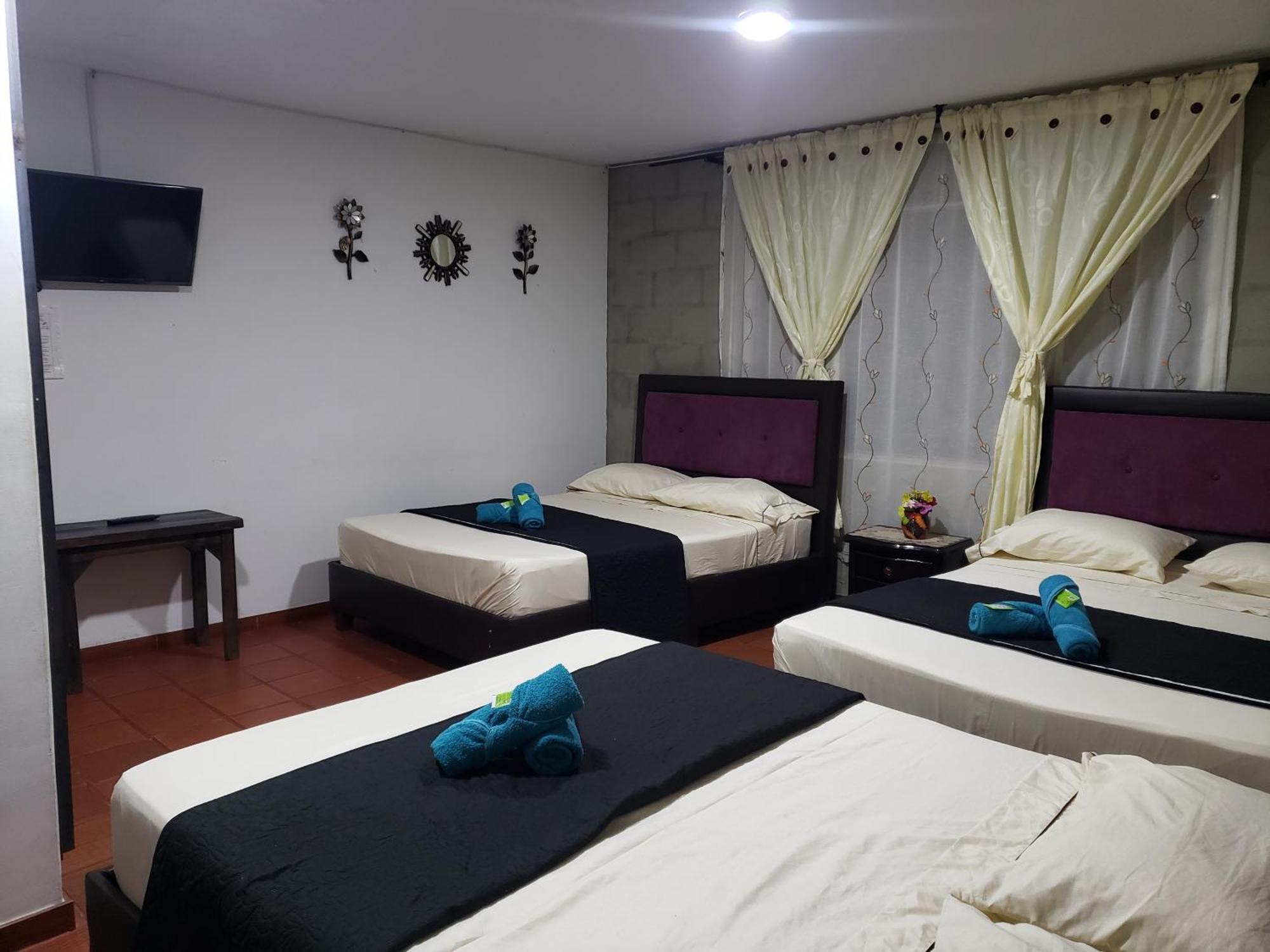 Hotel Campestre La Fuente - Piscina มอนิกวิรา ห้อง รูปภาพ